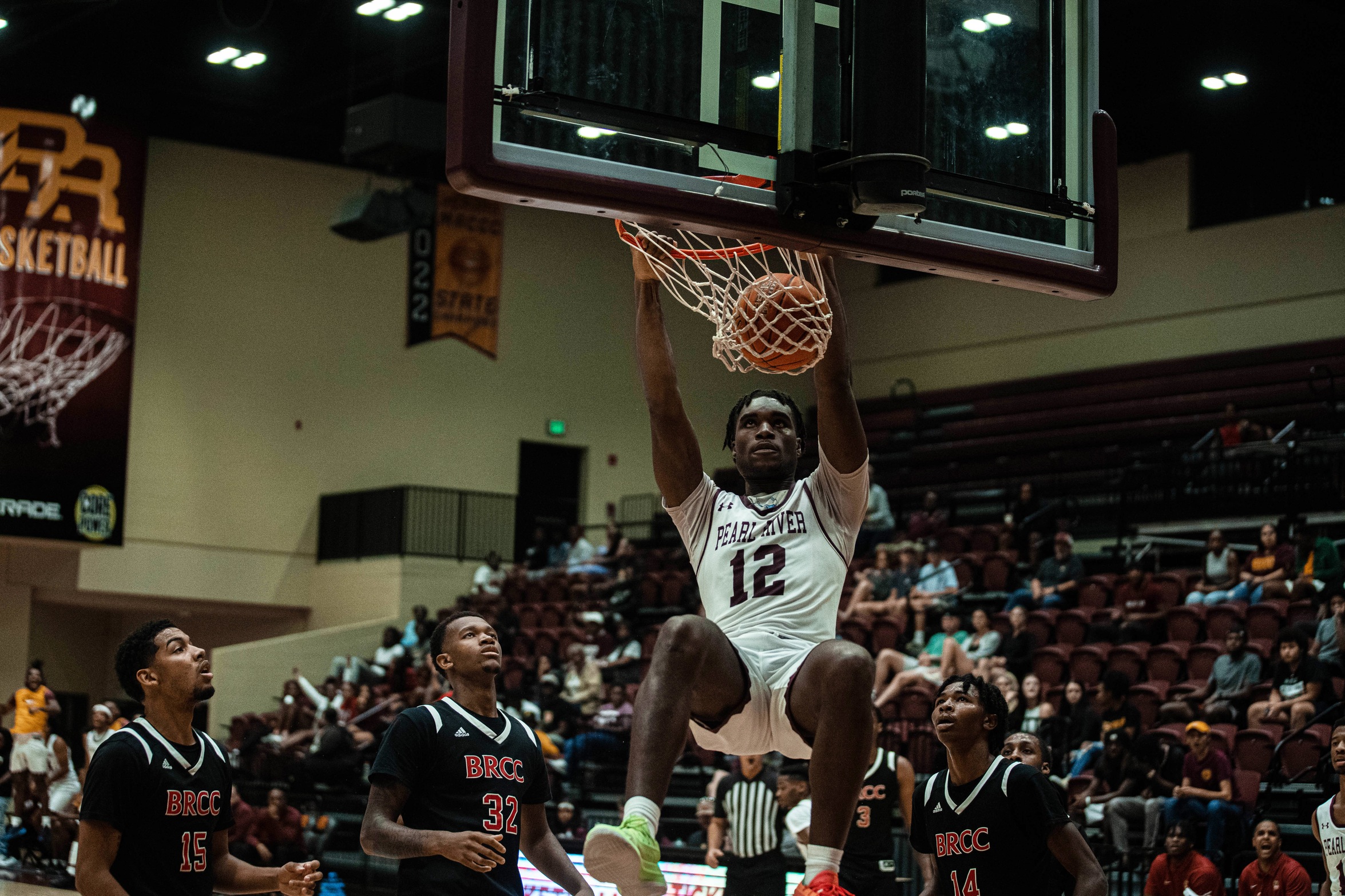 Carlous Williams (Hattiesburg; Harrison Central) throws down a vicious slam against Baton Rouge. (River Roderick)