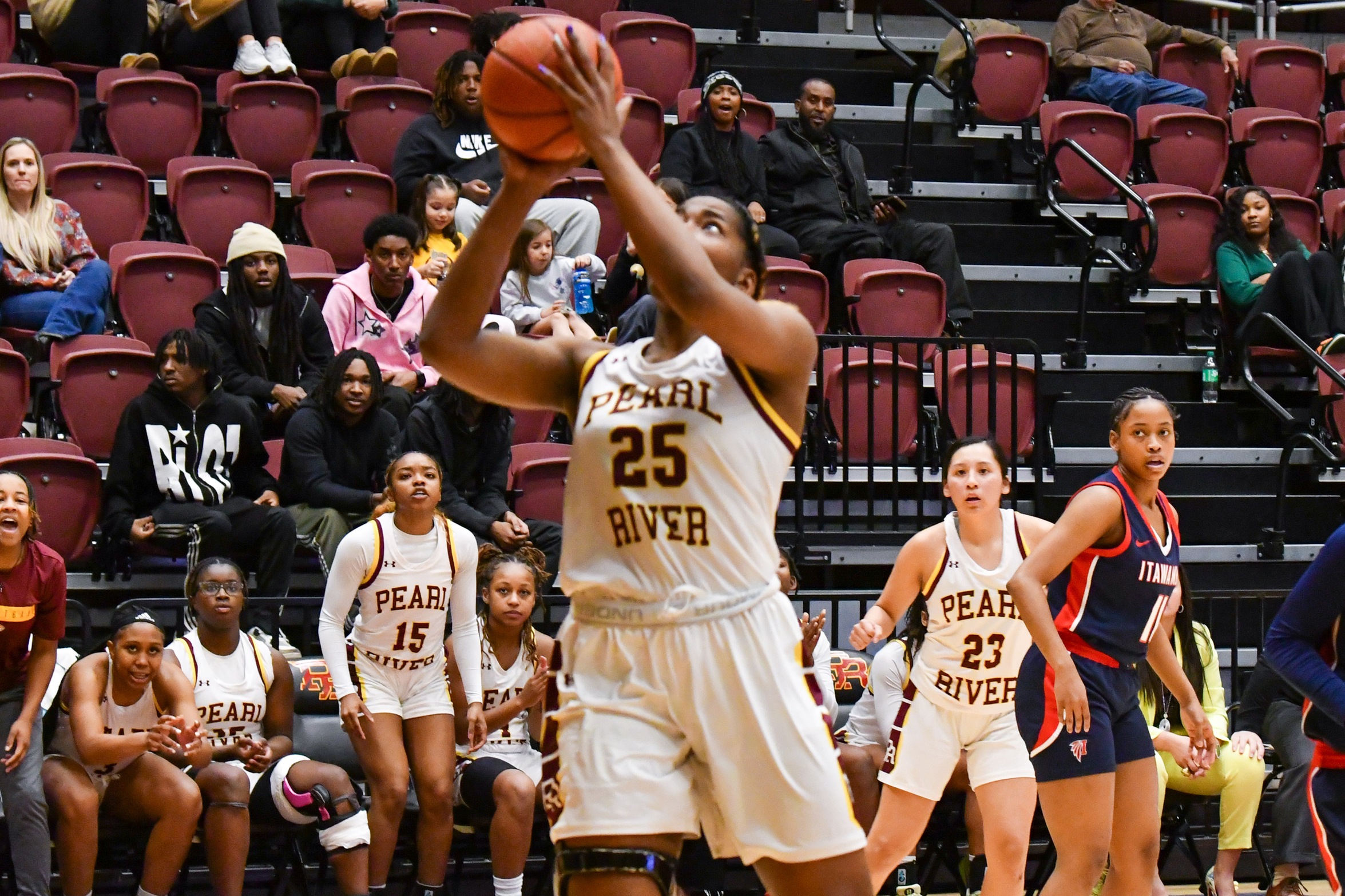 Roge'Ne' Hillard (Hazlehurst; Copiah Academy) goes up for a basket (Grace Kesler/PRCC Athletics).