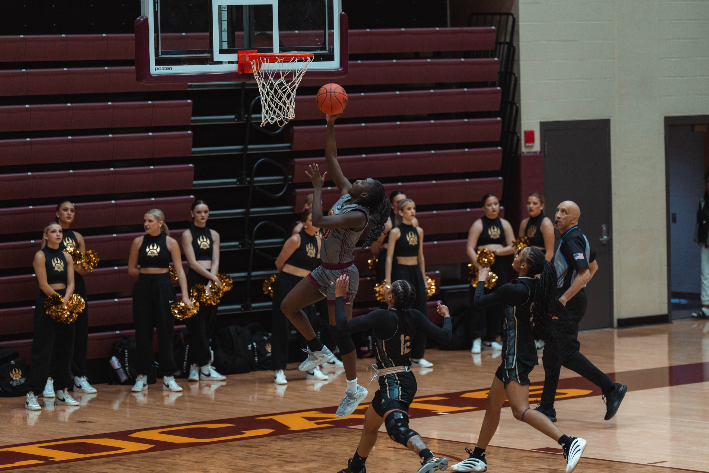 Cy'Nara Robinson (McGehee, Ark.) cruises to the basket for a layup. (Karisa Watkins/PRCC Athletics)
