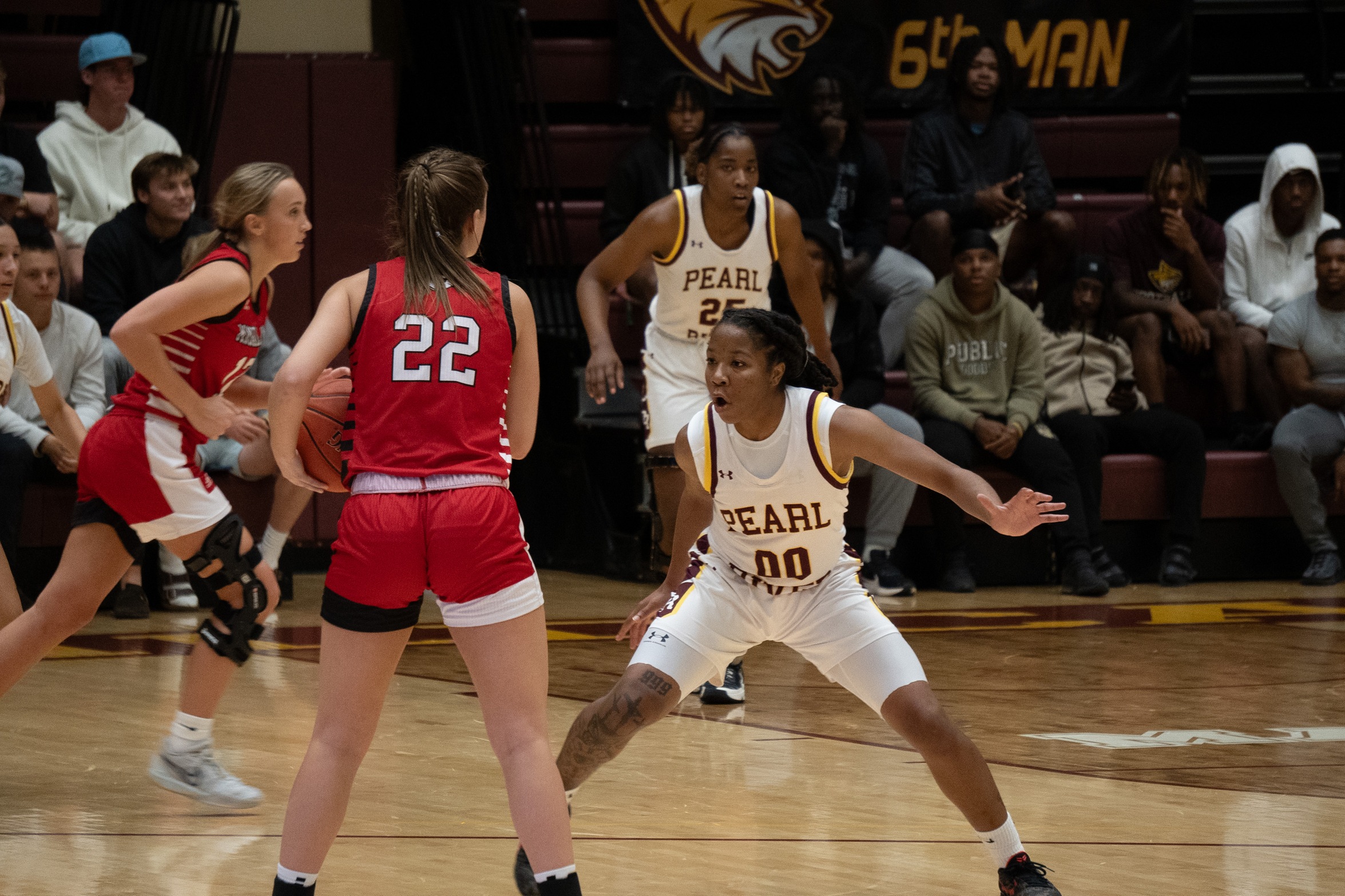 Jazmine Jackson (Jacksonville, Fla.; Andrew Jackson) guards a Mineral Area player. (Karisa Watkins/PRCC Athletics).